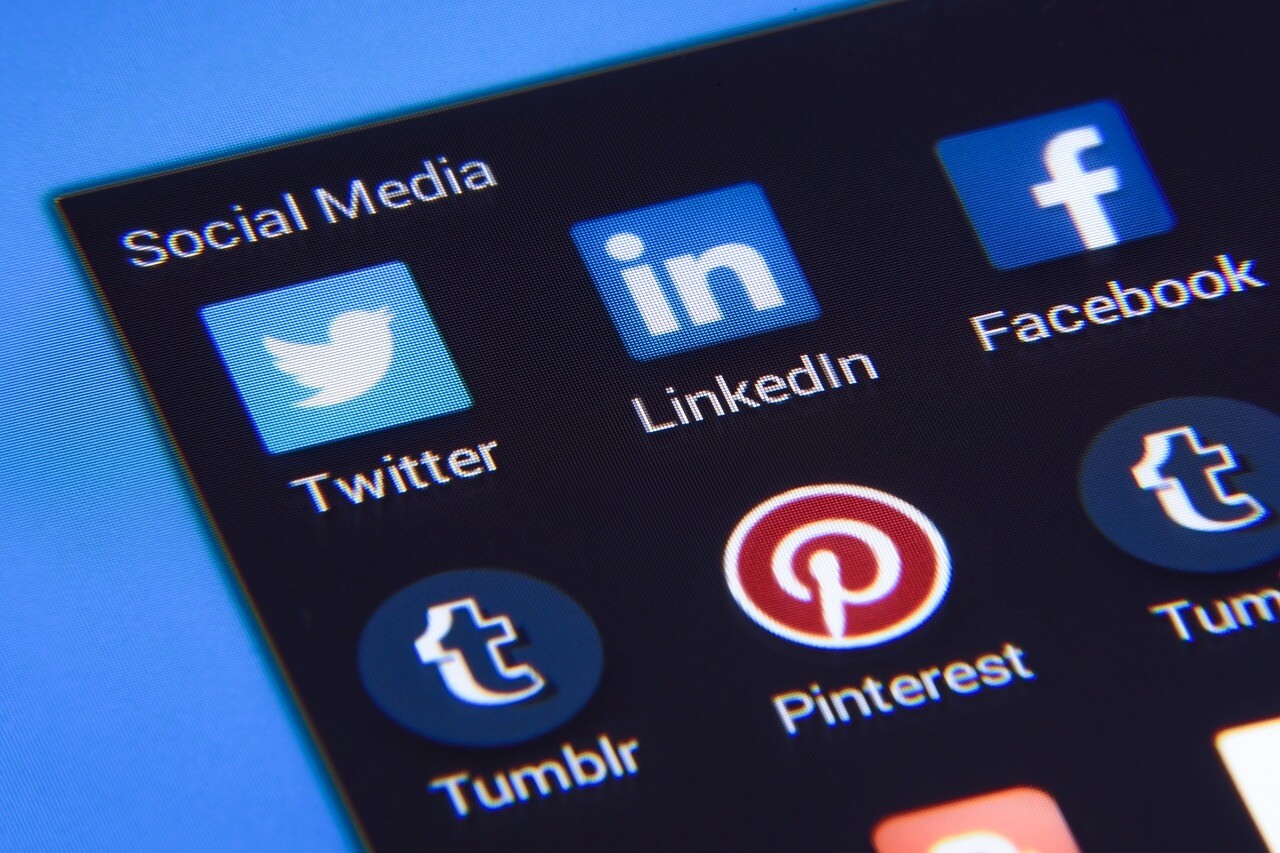 Présence dans les médias sociaux