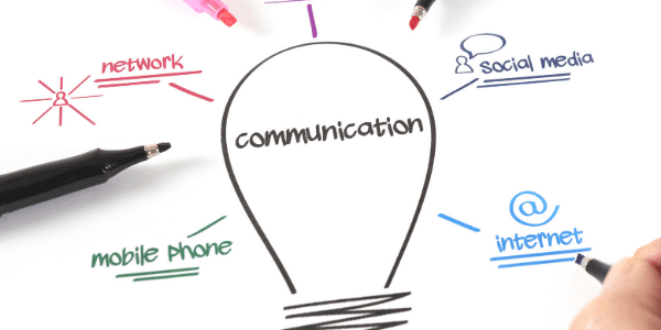 La puissance de la communication web pour les entrepreneurs : média, internet, réseaux sociaux, téléphone portable